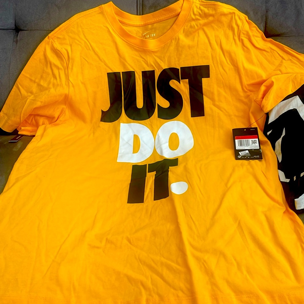 Nike Men’s Tshirt